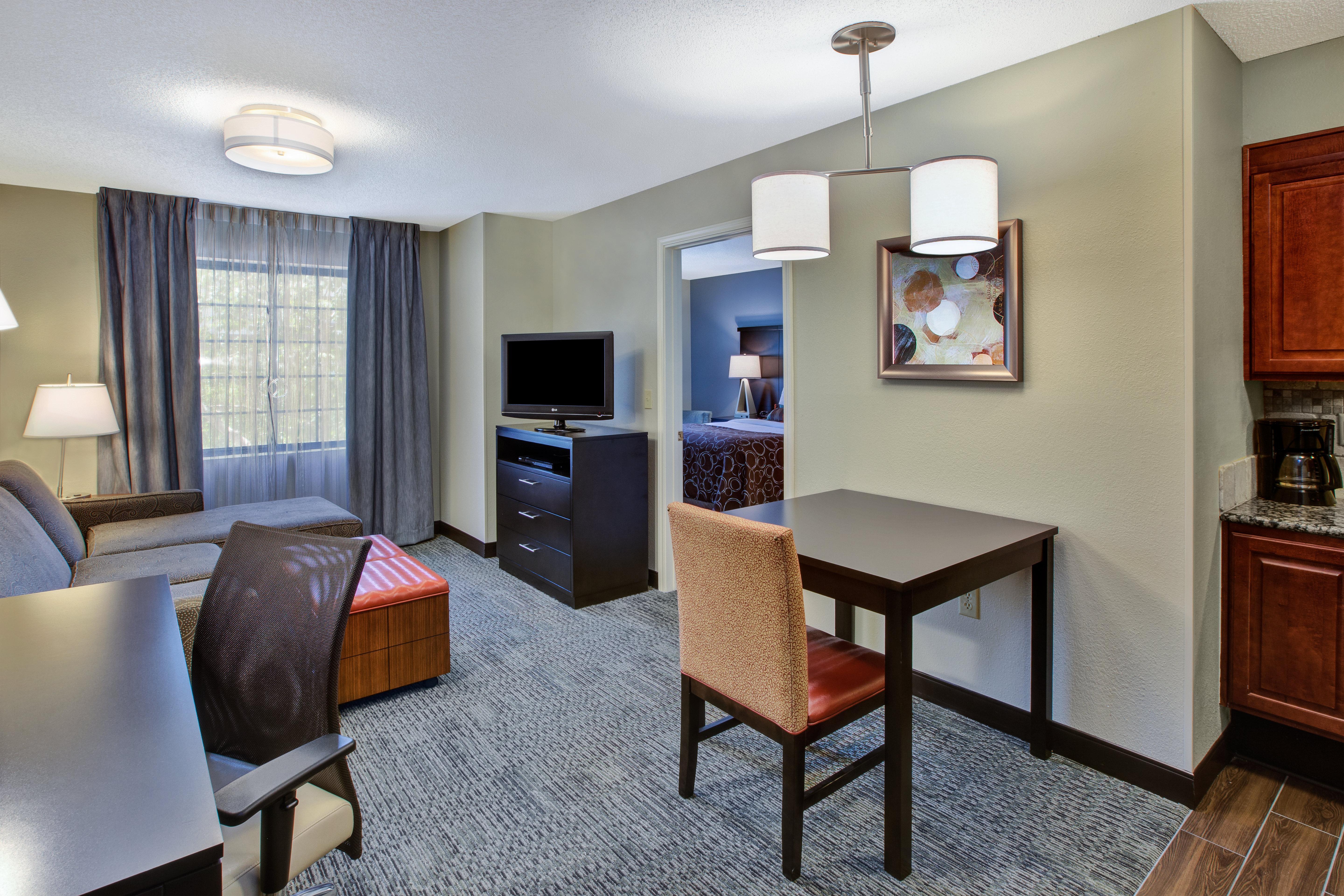Staybridge Suites Louisville - East By Ihg Kültér fotó