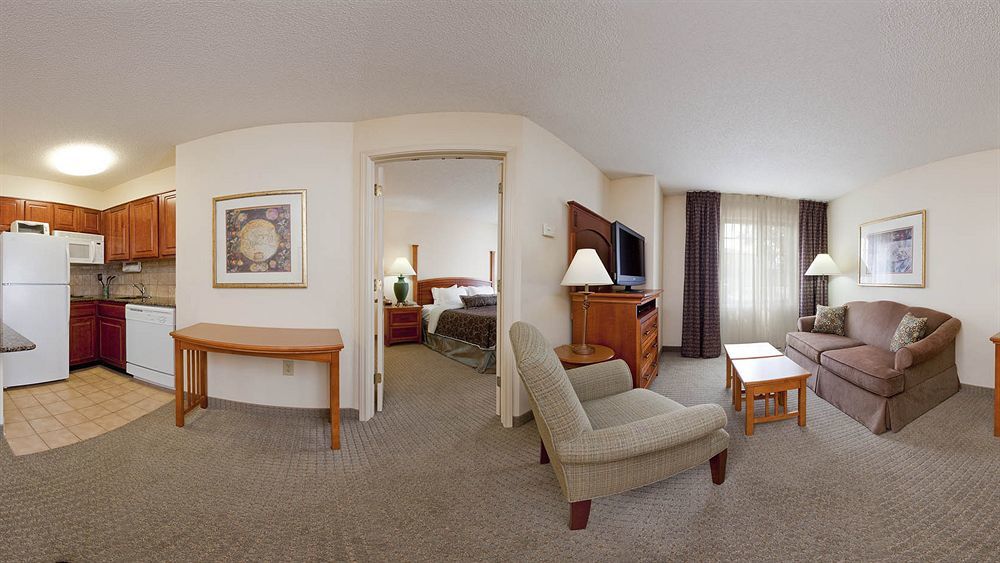 Staybridge Suites Louisville - East By Ihg Kültér fotó