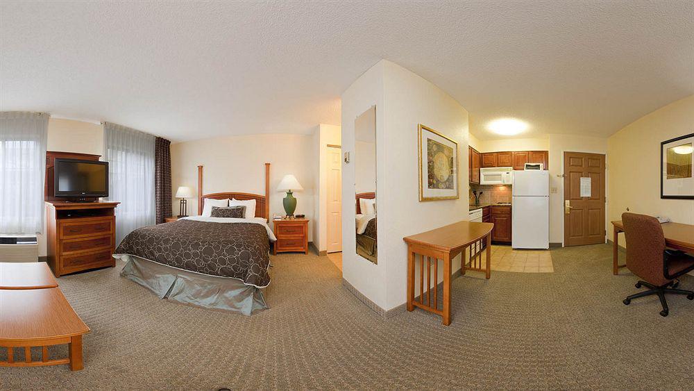 Staybridge Suites Louisville - East By Ihg Kültér fotó